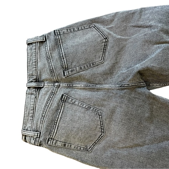 Abercrombie & Fitch The Ankle Straight Ultra High Rise Jeans - Picture 9 of 14